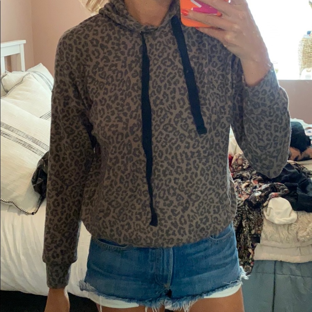Sundry super soft brand new sweater!!